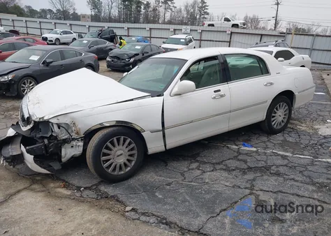 2003 Lincoln Town Car Executive из США, поврежденный, VIN 1LNHM81W83Y648227